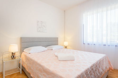 Foto 10 - Appartamento con 2 camere da letto a Pola con terrazza