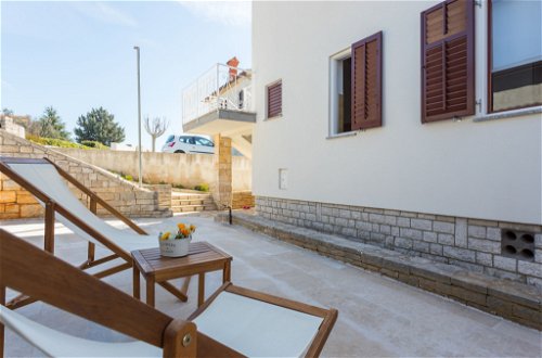 Photo 14 - 2 bedroom Apartment in Pula with terrace and sea view