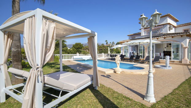 Casa de 5 quartos em Calp com piscina privada e jardim - Foto 2