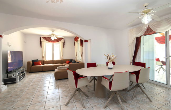 Casa de 5 quartos em Calp com piscina privada e jardim - Foto 6
