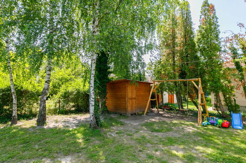 Photo 18 - Appartement de 2 chambres à Fonyód avec jardin et terrasse