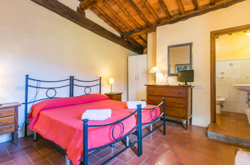 Foto 20 - Appartamento con 3 camere da letto a Greve in Chianti con piscina e giardino
