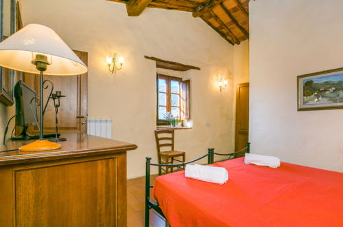 Photo 23 - 3 bedroom Apartment in Greve in Chianti with swimming pool and garden