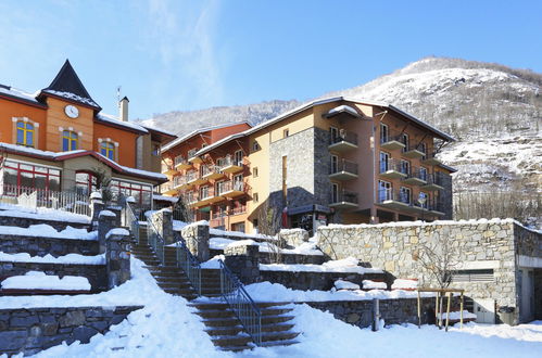 Foto 16 - Appartamento con 2 camere da letto a Ax-les-Thermes con piscina e vista sulle montagne