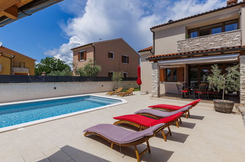 Foto 44 - Casa de 4 quartos em Marčana com piscina privada e vistas do mar