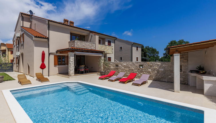 Photo 1 - 4 bedroom House in Marčana with private pool and sea view