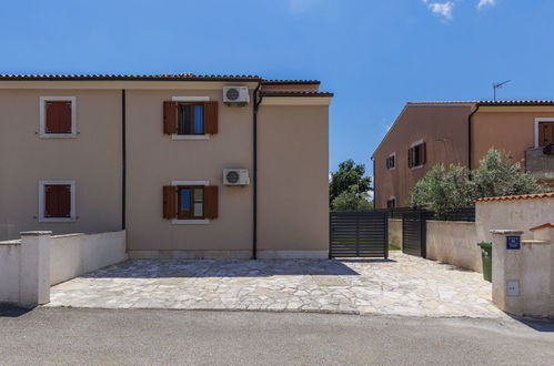 Foto 42 - Casa de 4 quartos em Marčana com piscina privada e jardim