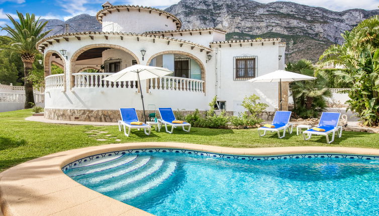 Foto 1 - Casa de 3 habitaciones en Dénia con piscina privada y vistas al mar