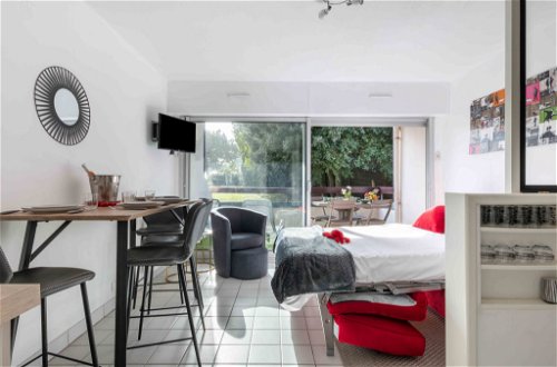 Foto 9 - Appartamento con 1 camera da letto a Carnac con terrazza e vista mare