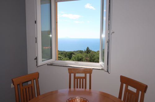 Foto 15 - Apartment mit 2 Schlafzimmern in Labin mit schwimmbad und blick aufs meer