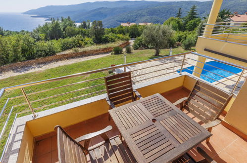 Foto 10 - Appartamento con 2 camere da letto a Labin con piscina e terrazza