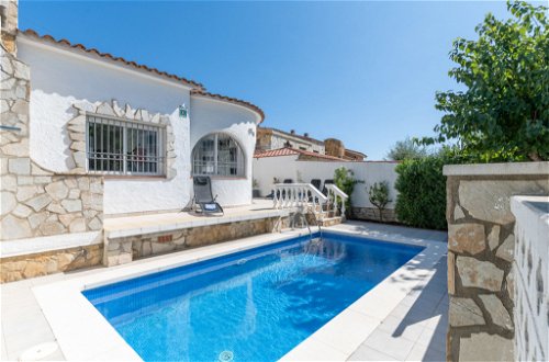 Photo 24 - Maison de 2 chambres à Castelló d'Empúries avec piscine privée et vues à la mer