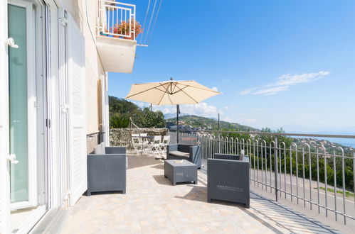 Foto 1 - Appartamento con 2 camere da letto a Massa Lubrense con terrazza e vista mare