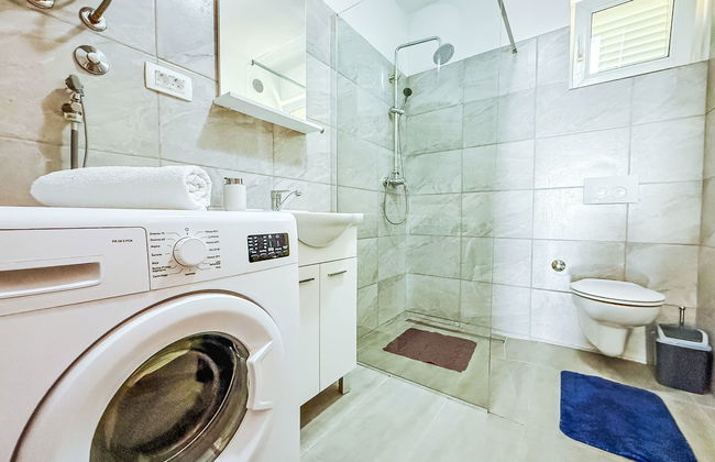 Casa de 8 quartos em Jasenice com piscina privada e terraço - Foto 12