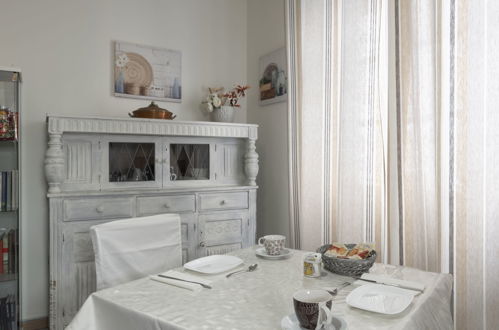 Foto 9 - Appartamento con 2 camere da letto a Alassio con vista mare