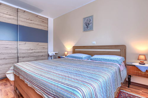 Foto 29 - Casa de 4 quartos em Novigrad com piscina privada e jardim