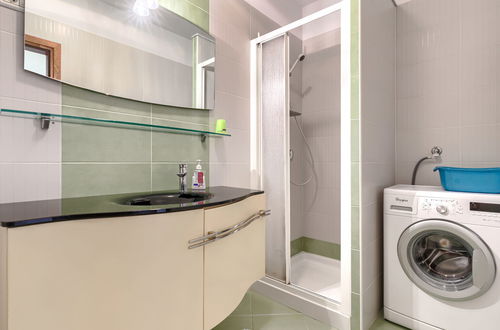 Foto 31 - Casa de 4 quartos em Novigrad com piscina privada e jardim