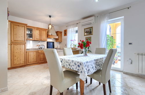 Foto 3 - Casa de 4 quartos em Novigrad com piscina privada e jardim