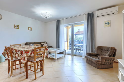 Foto 24 - Casa de 4 quartos em Novigrad com piscina privada e jardim