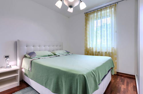 Foto 19 - Casa de 4 quartos em Novigrad com piscina privada e jardim