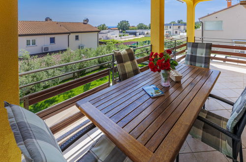 Foto 14 - Casa de 4 quartos em Novigrad com piscina privada e jardim
