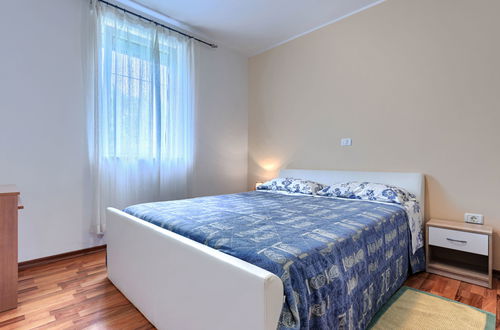 Foto 28 - Casa de 4 quartos em Novigrad com piscina privada e jardim