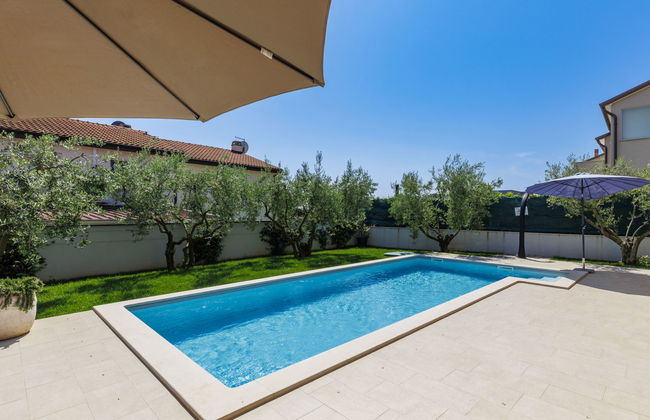 Casa de 6 quartos em Novigrad com piscina privada e jardim - Foto 13