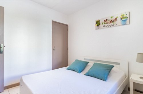 Foto 9 - Apartamento de 1 habitación en Le Lavandou con vistas al mar