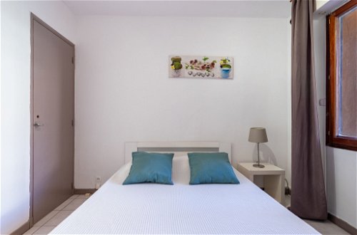 Foto 12 - Appartamento con 1 camera da letto a Le Lavandou con vista mare