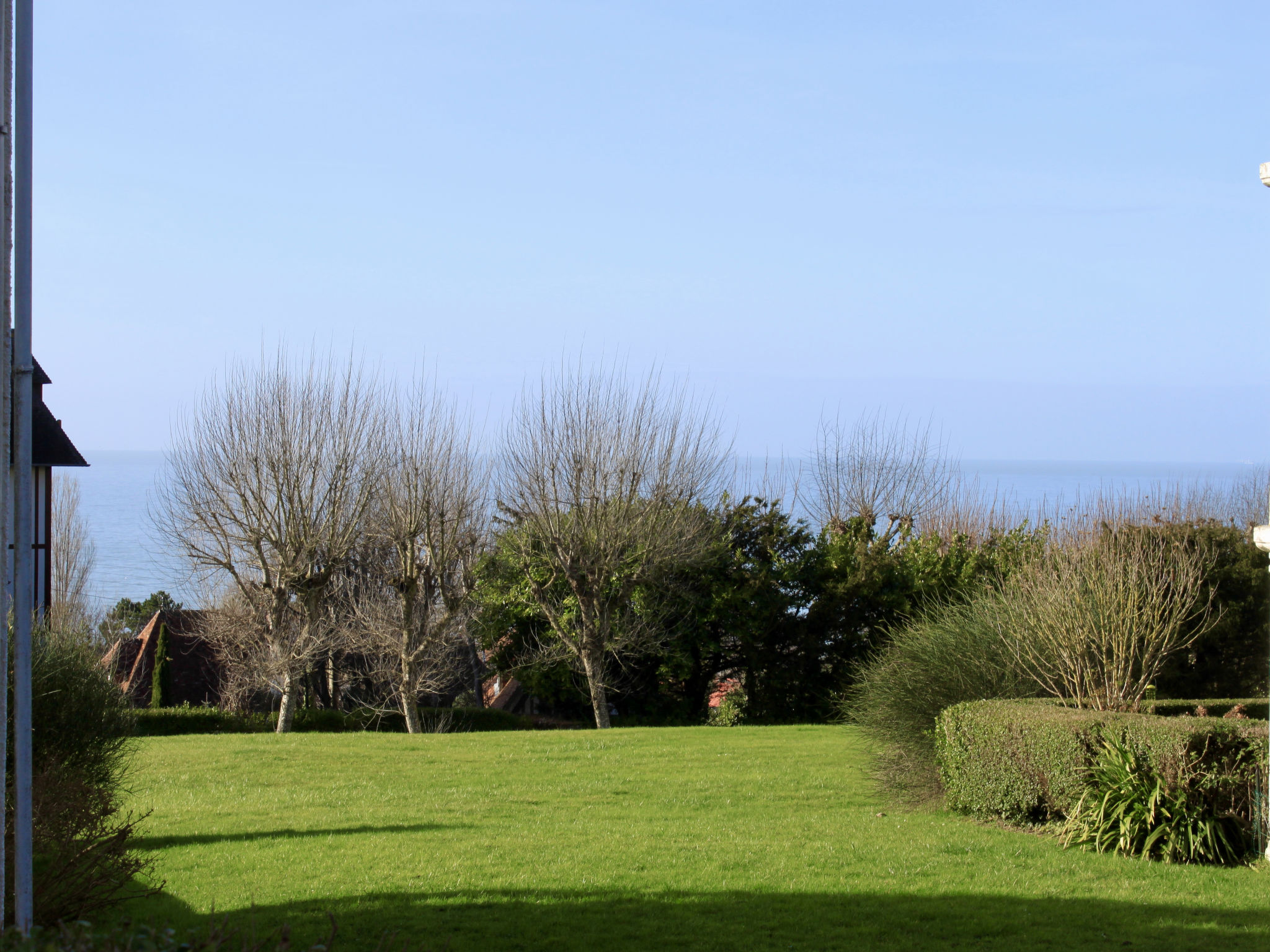 Foto 18 - Appartamento con 1 camera da letto a Trouville-sur-Mer con vista mare