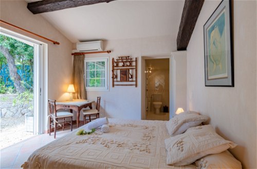 Foto 10 - Casa con 5 camere da letto a Fréjus con giardino e vista mare