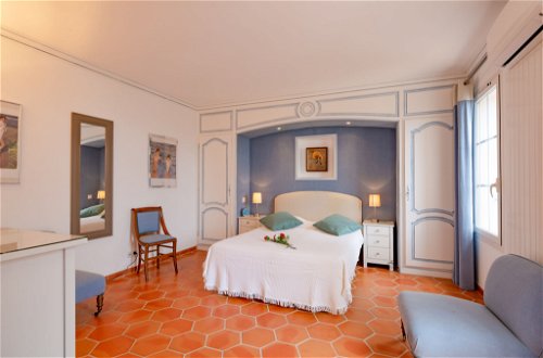 Foto 4 - Casa con 5 camere da letto a Fréjus con giardino e vista mare