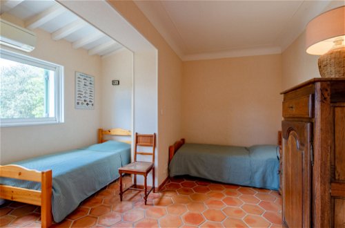 Photo 17 - Maison de 5 chambres à Fréjus avec jardin et vues à la mer