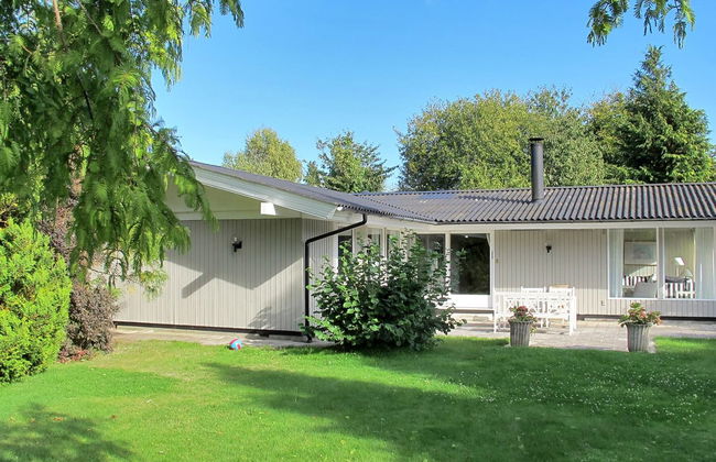 Casa de 3 quartos em Hornbæk com terraço - Foto 1