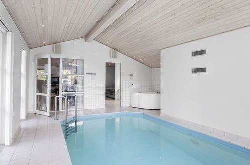 Photo 10 - Maison de 4 chambres à Væggerløse avec piscine privée et terrasse