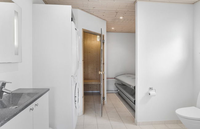 4 bedroom House in Væggerløse with private pool and terrace - Photo 12