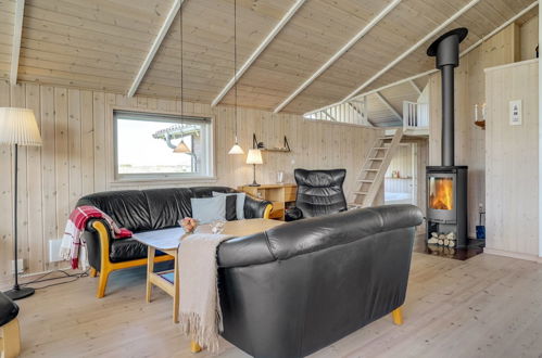 Foto 5 - Casa de 4 habitaciones en Klitmøller con terraza y sauna