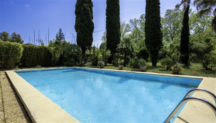 Photo 1 - 4 bedroom Apartment in Fréjus with swimming pool and garden