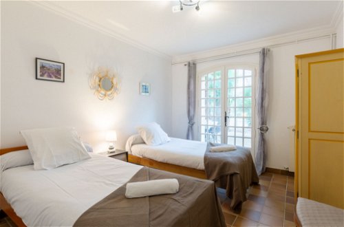 Foto 15 - Appartamento con 4 camere da letto a Fréjus con piscina e giardino