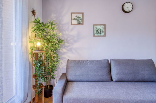 Photo 4 - Apartment in Saint-Cyr-sur-Mer with terrace and sea view