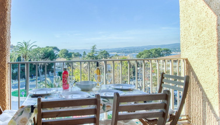 Photo 1 - Apartment in Saint-Cyr-sur-Mer with terrace and sea view