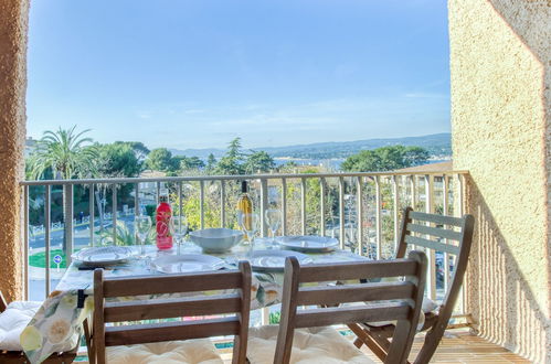 Photo 1 - Apartment in Saint-Cyr-sur-Mer with terrace and sea view