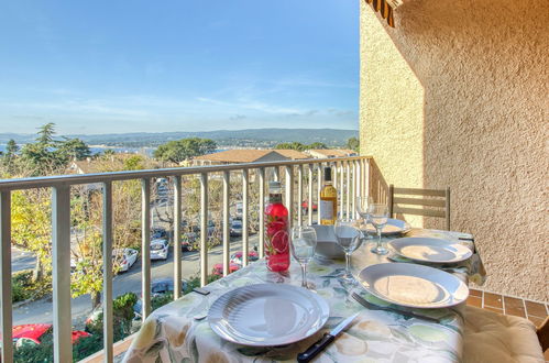 Foto 2 - Appartamento a Saint-Cyr-sur-Mer con terrazza e vista mare