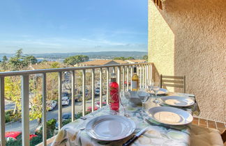 Photo 2 - Apartment in Saint-Cyr-sur-Mer with terrace