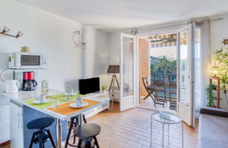 Photo 3 - Apartment in Saint-Cyr-sur-Mer with terrace and sea view