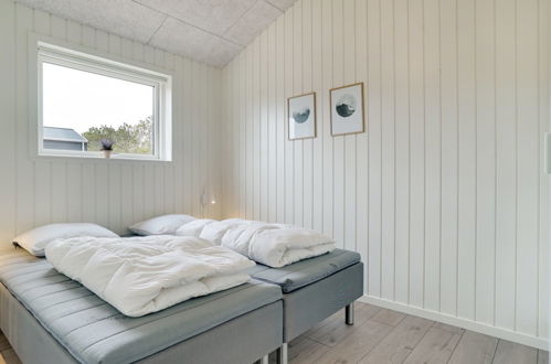 Foto 19 - Casa de 4 habitaciones en Klitmøller con terraza y sauna
