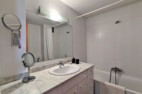 Foto 23 - Appartamento con 2 camere da letto a Benidorm con piscina e vista mare