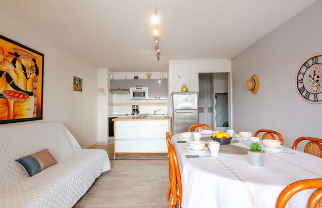 3 bedroom Apartment in Saint-Raphaël with swimming pool - Photo 5