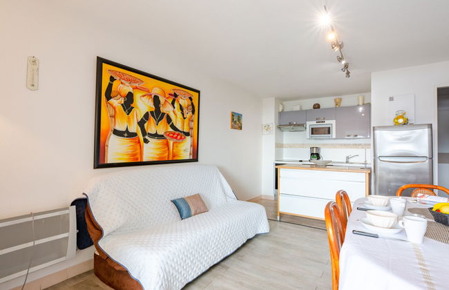 3 bedroom Apartment in Saint-Raphaël with swimming pool - Photo 7