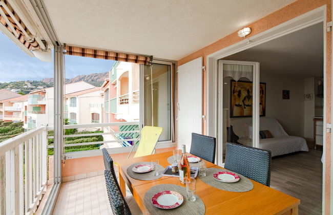 3 bedroom Apartment in Saint-Raphaël with swimming pool - Photo 4